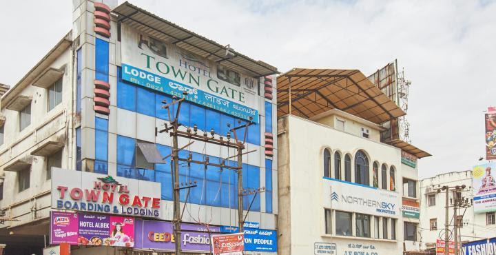 منغالور Hotel Town Gate المظهر الخارجي الصورة